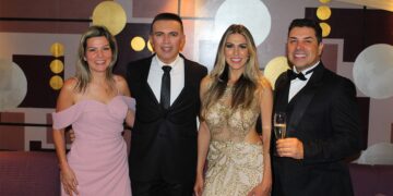 Izabel de Paula recebe Prêmio Gold Star em Dubai