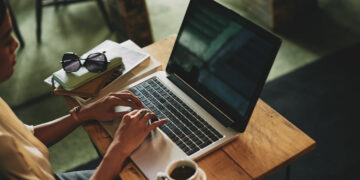 Empreender sem funcionários? Confira quatro dicas para administrar o próprio negócio