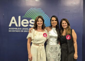 Drª. Luciana Dias recebe homenagem em evento na ALESP