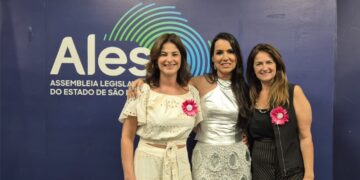 Drª. Luciana Dias recebe homenagem em evento na ALESP