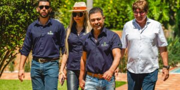 Zezé Di Camargo estará no stand da Milagro Agro Brasil na Agrishow