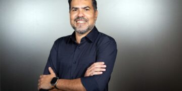 De professor universitário, a fundador da maior rede de lavanderias self-service do Brasil