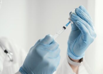Como o anticorpo monoclonal Donanemab consegue atuar no tratamento do Alzheimer
