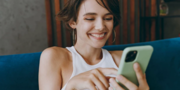 Brasileiros confiam mais em preço do que em creators