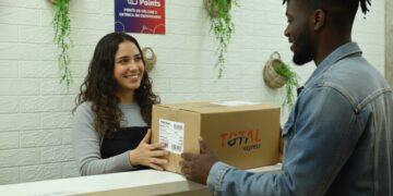 Total Express e Melhor Envio firmam parceria estratégica para impulsionar a logística de pequenas e médias empresas