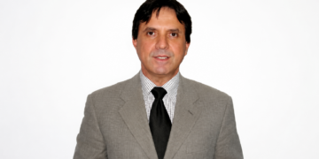 Dr. Evando Lauritzen, referência em cirurgia plástica alia excelência técnica, segurança cirúrgica e atuação humanitária
