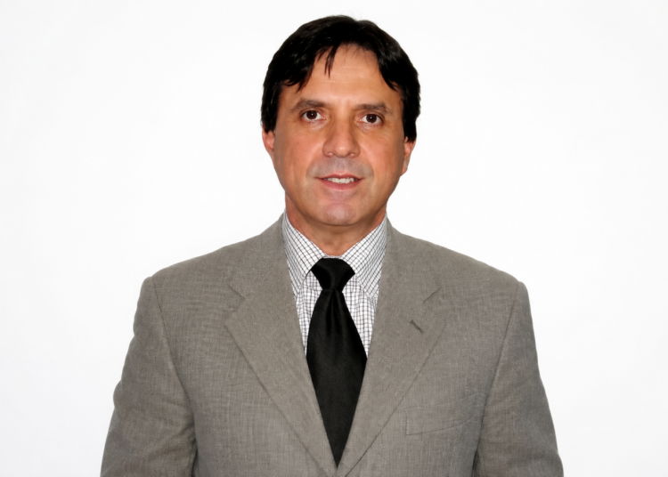 Dr. Evando Lauritzen, referência em cirurgia plástica alia excelência técnica, segurança cirúrgica e atuação humanitária