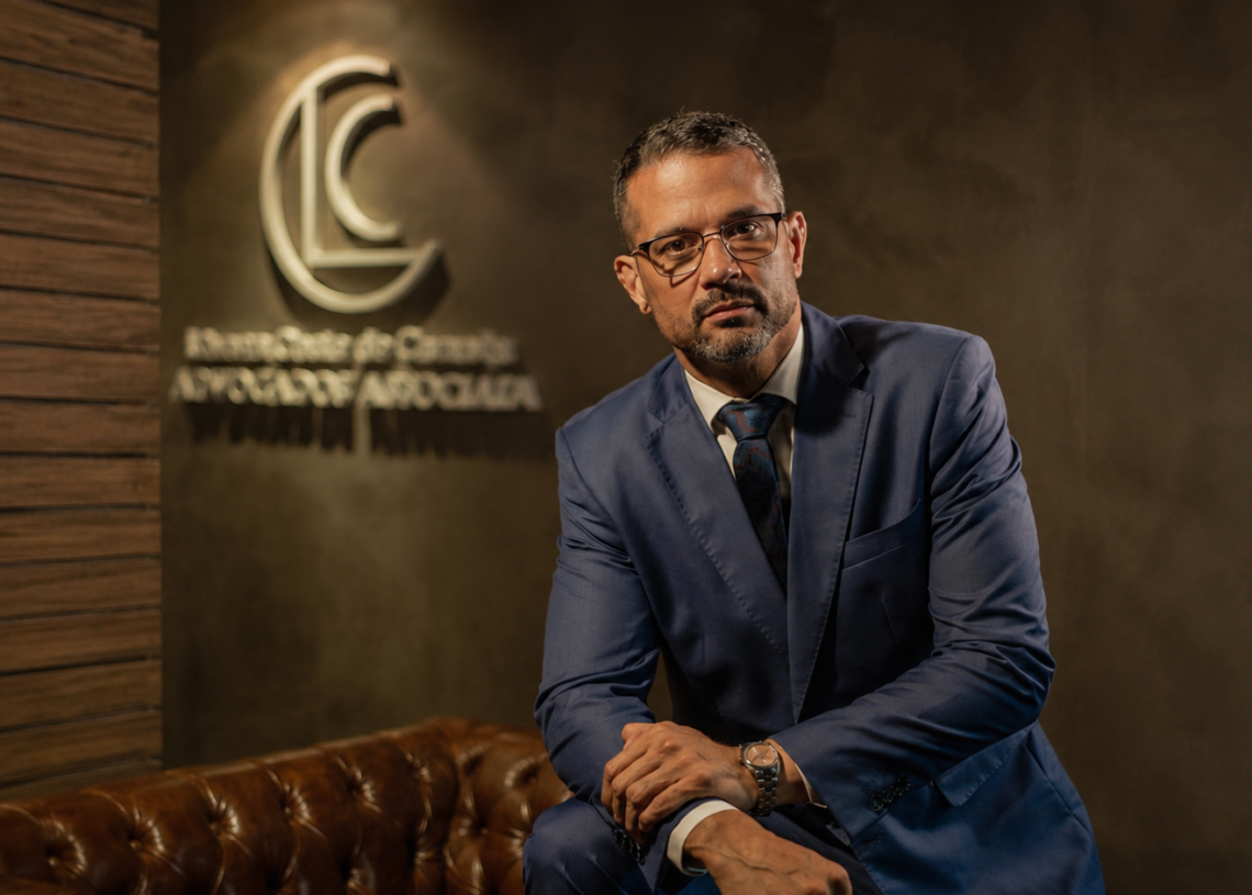 Dr. Fernando Libman, referência em Direito Penal, advogado alia sólida formação jurídica, experiência institucional e atuação estratégica