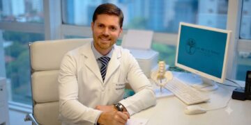 Dr. Mateus Tomaz, referência em cirurgia da coluna alia técnicas minimamente invasivas e cuidado humanizado