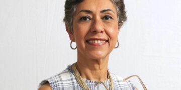 Dra. Joana d’Arc Sakai, referência em psicologia alia psicanálise, desenvolvimento humano e formação acadêmica