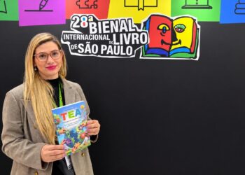 Daniella Fontes lança livro na 28ª Bienal do Livro de São Paulo