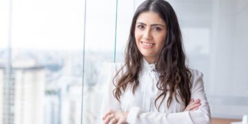 Dra. Lara El Andere é destaque em blefaroplastia e rejuvenescimento natural do olhar