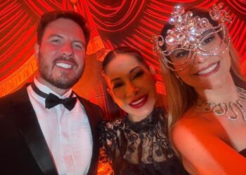 Simone Almeida Martins participa de baile de máscaras de Maíra Cardi e Thiago Nigro