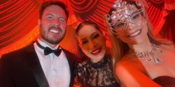 Simone Almeida Martins participa de baile de máscaras de Maíra Cardi e Thiago Nigro